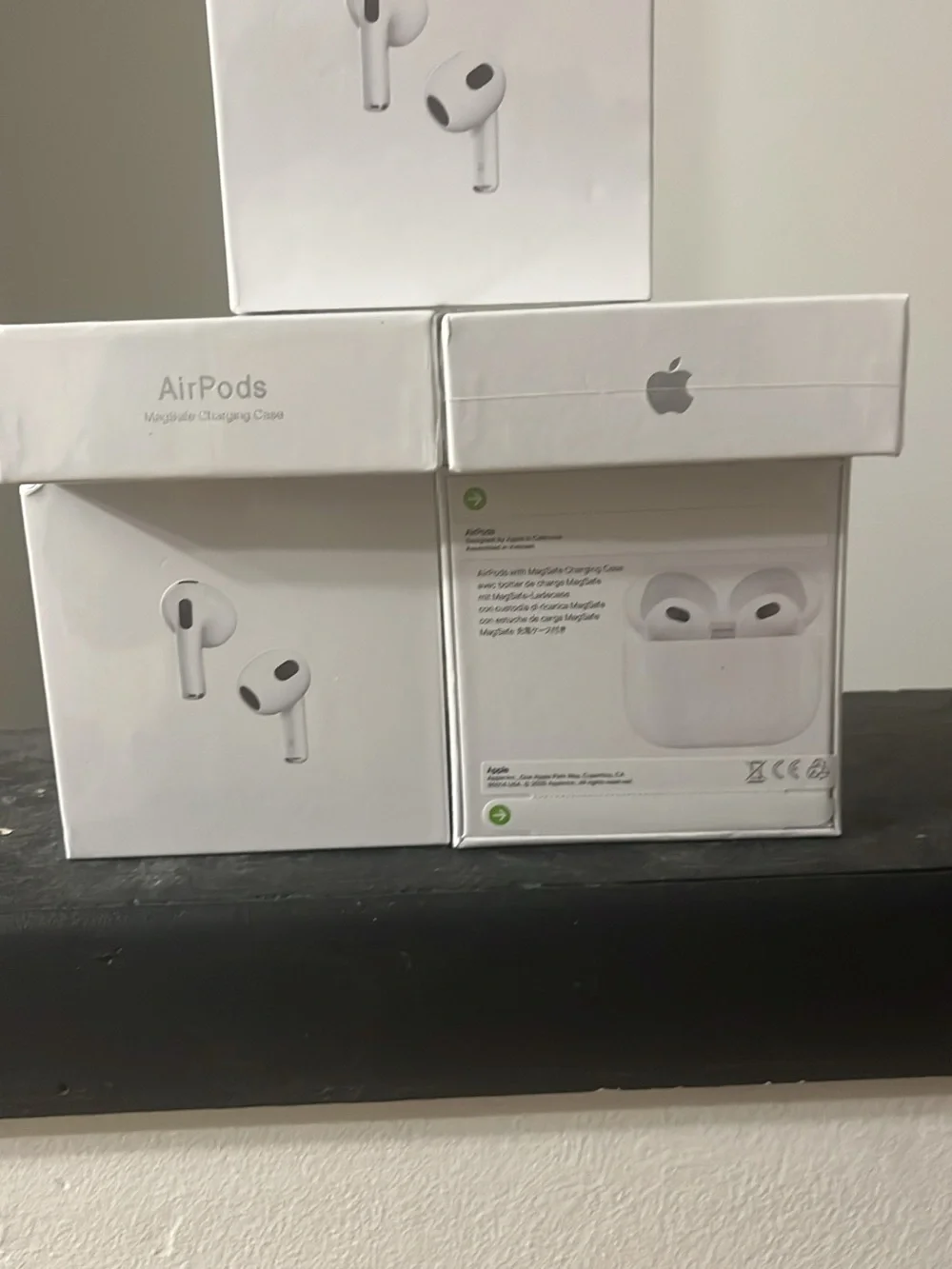Apple AirPods Gen 3 Wireless Earbuds in White with Charging Case